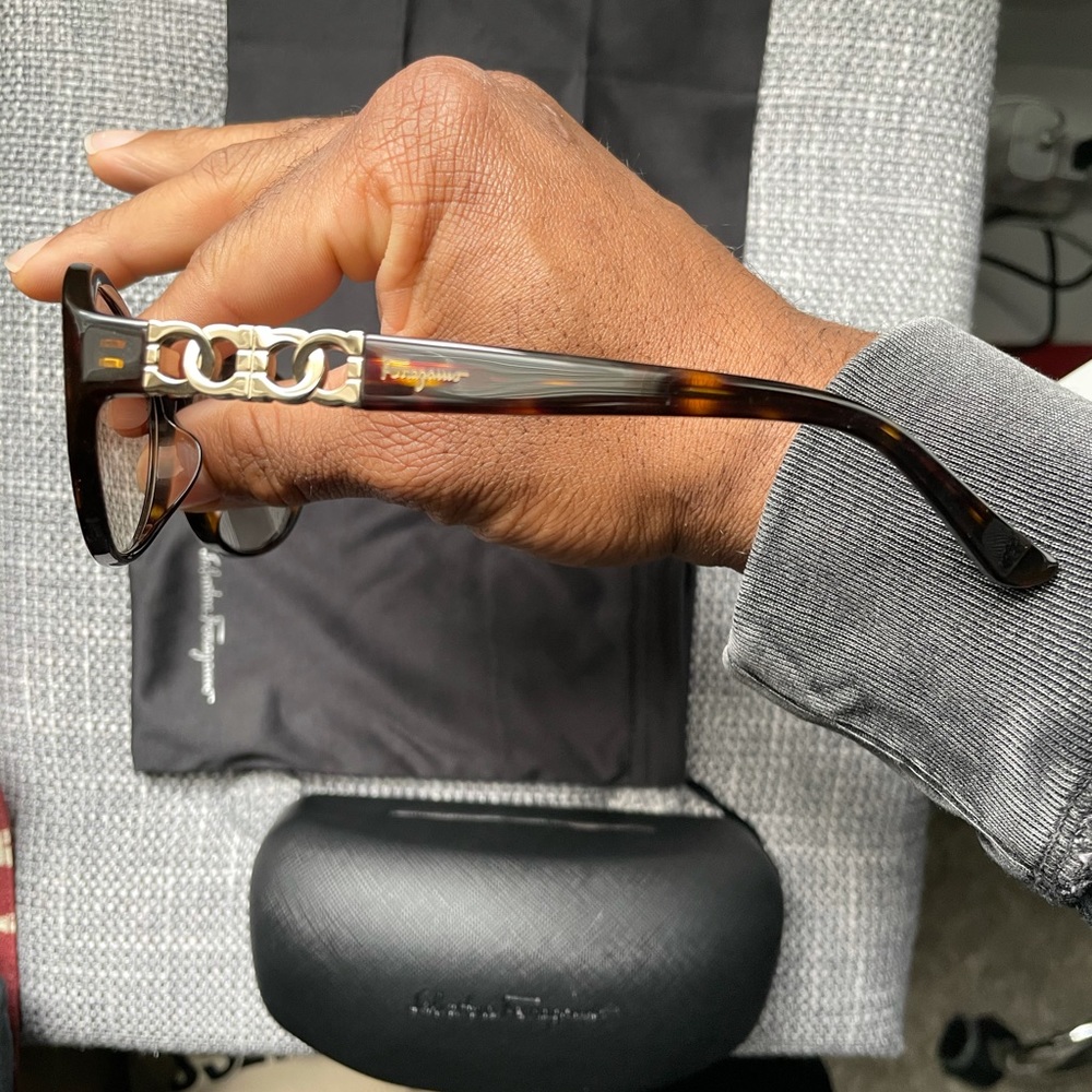 Unisex Salvatore Ferragamo sunglasses